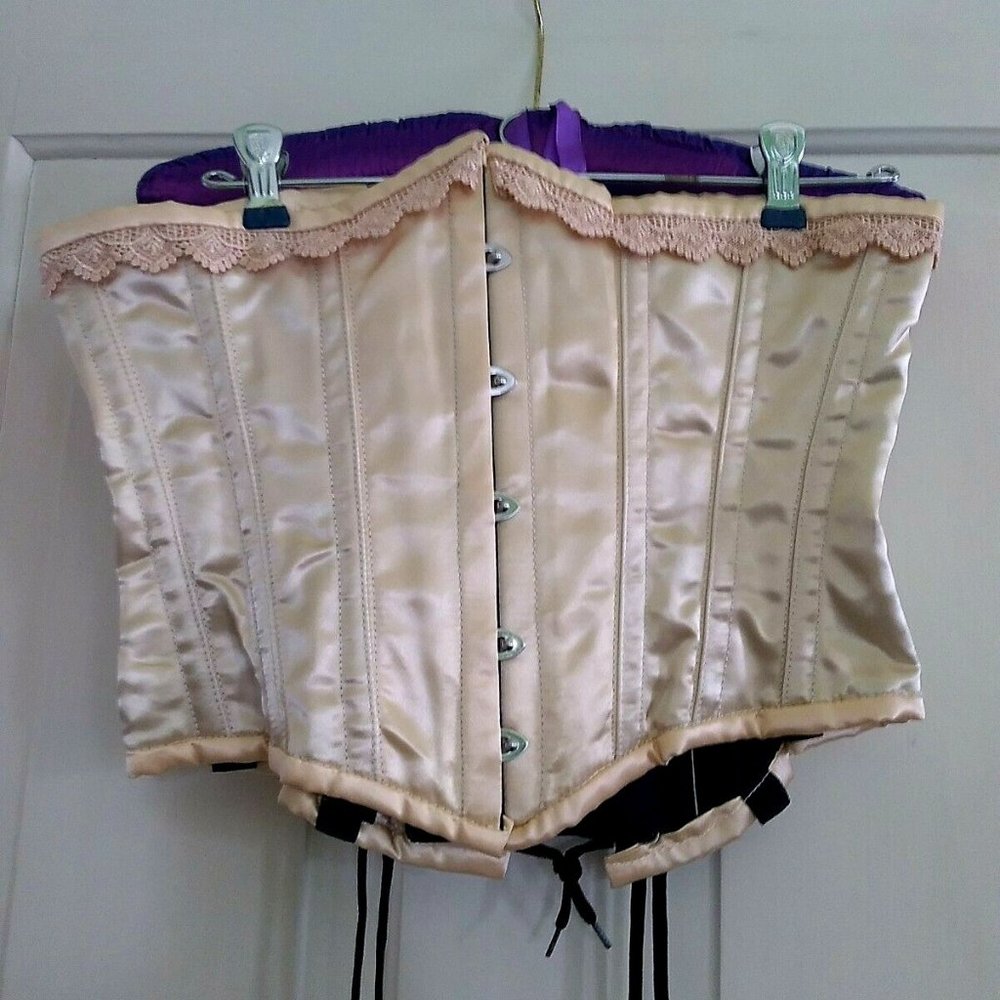 Peach Underbust Corset Cottagecore Waist Trainer Small Steel Boning NWOT